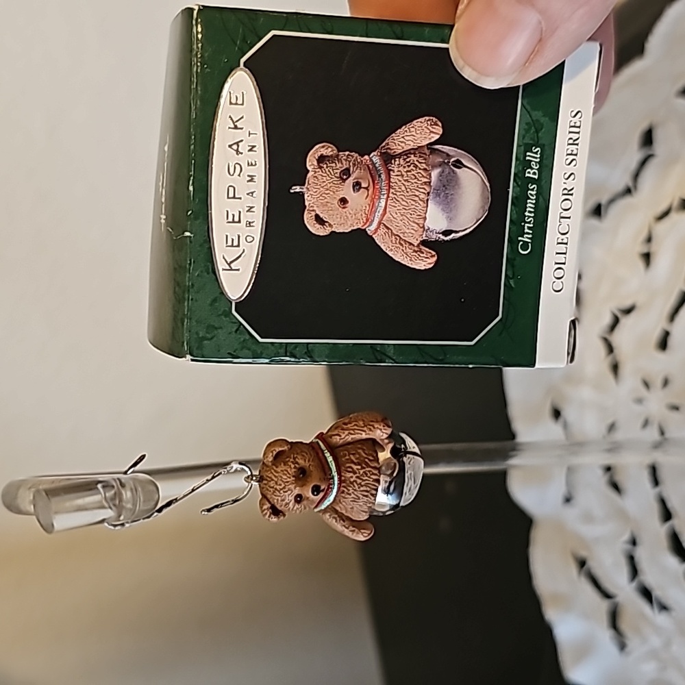 1998 Hallmark Keepsake Christmas Bells #4 Miniature Collectors Series Ornament